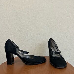 Vintage Kenneth Cole Black Leather Fur Exterior Clasp strap closure Italy Size 8